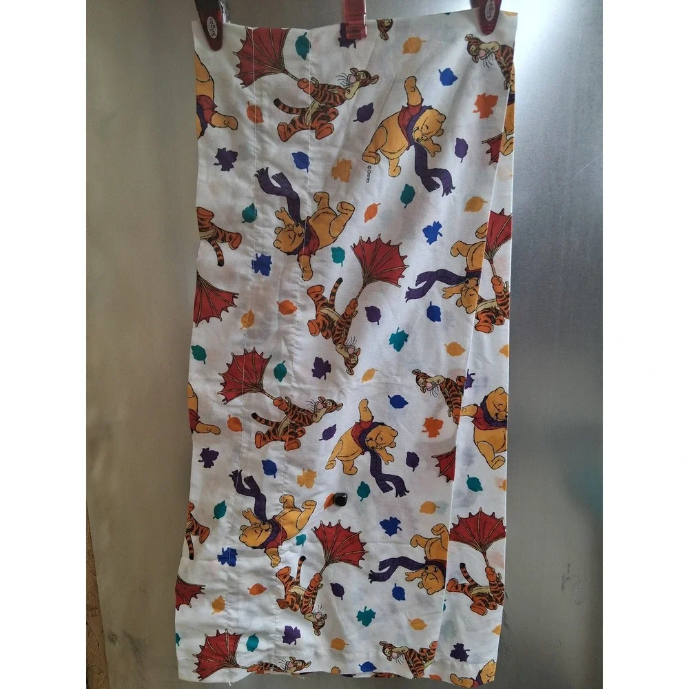 Disney Winnie the Pooh Valance White Tigger Autumn Leaves Vintage 1997 USA Made